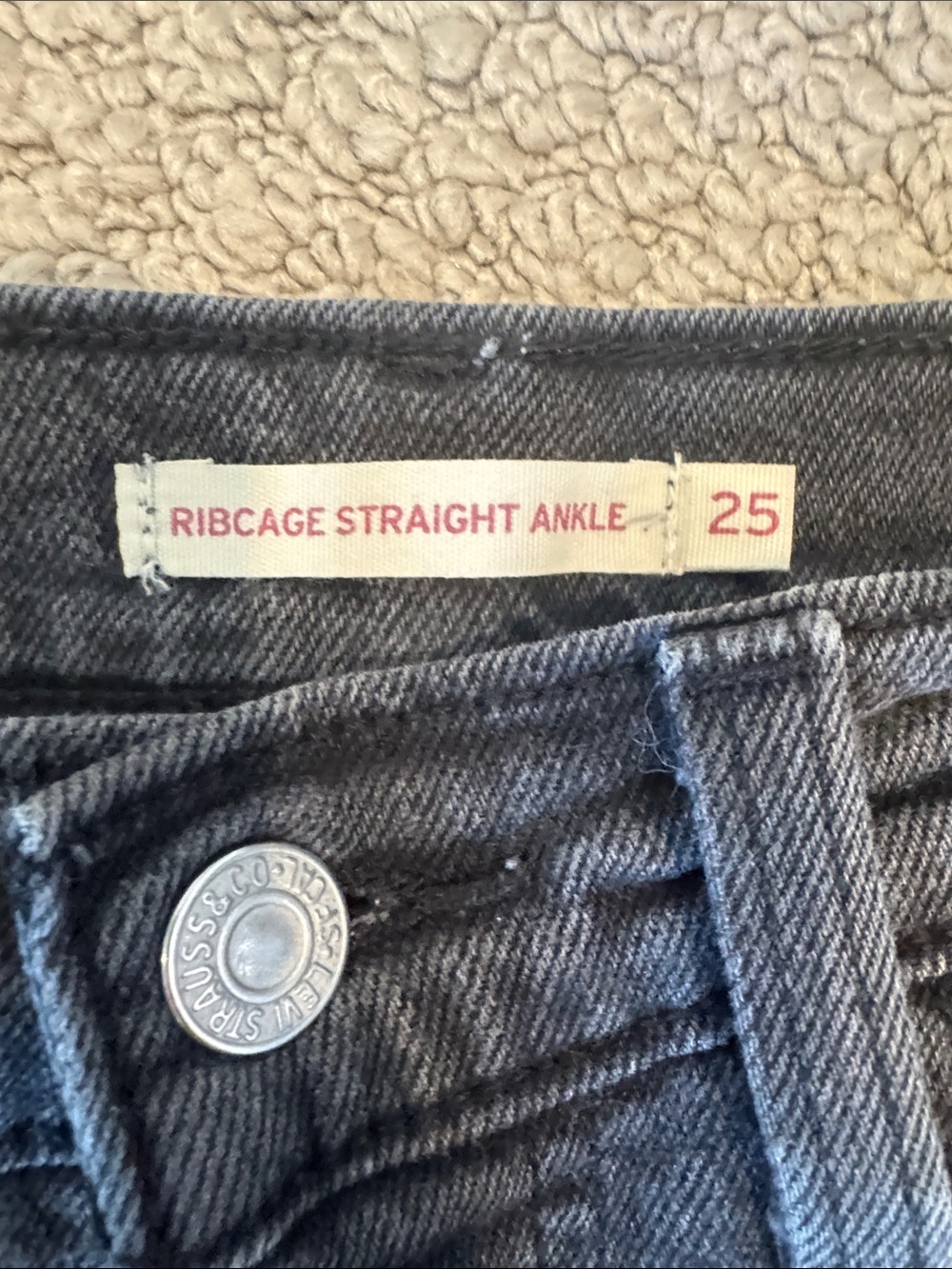 Women's Jeans Bundle - Levi’s, Cotton:On, Hollister, Banana Republic - Picture 15 of 16
